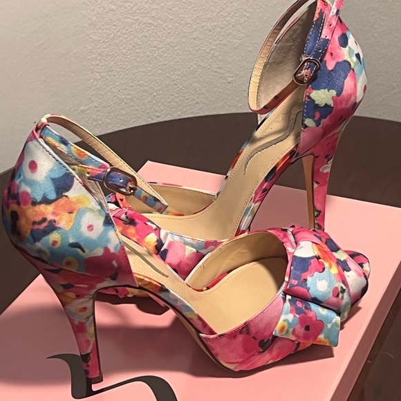“New” Nina Floral Pumps. - Picture 6 of 6
